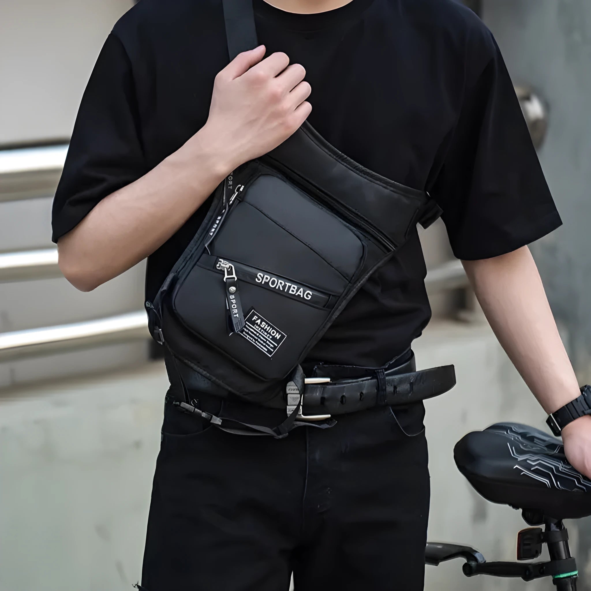 Men's outdoor cycling leg bag in nylon with crossbody strap in various colour options