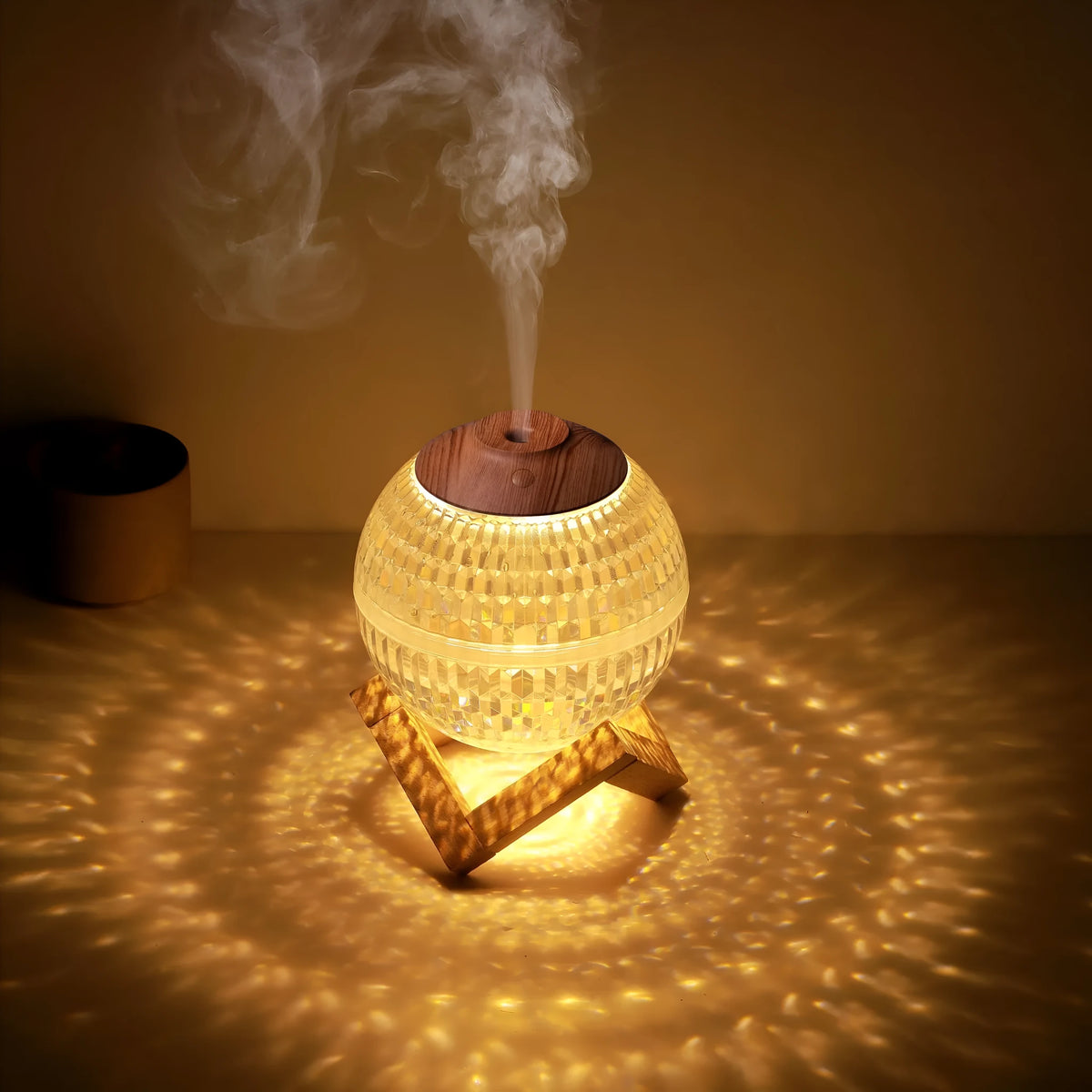 Crystal ball humidifier, round USB desktop design, 116mm x 116mm x 116mm, 2W, quiet below 36dB
