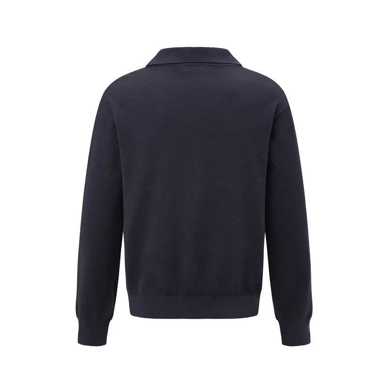 Loose acrylic fibre bottoming shirt in black, dark grey, and creamy-white colours with pullover design