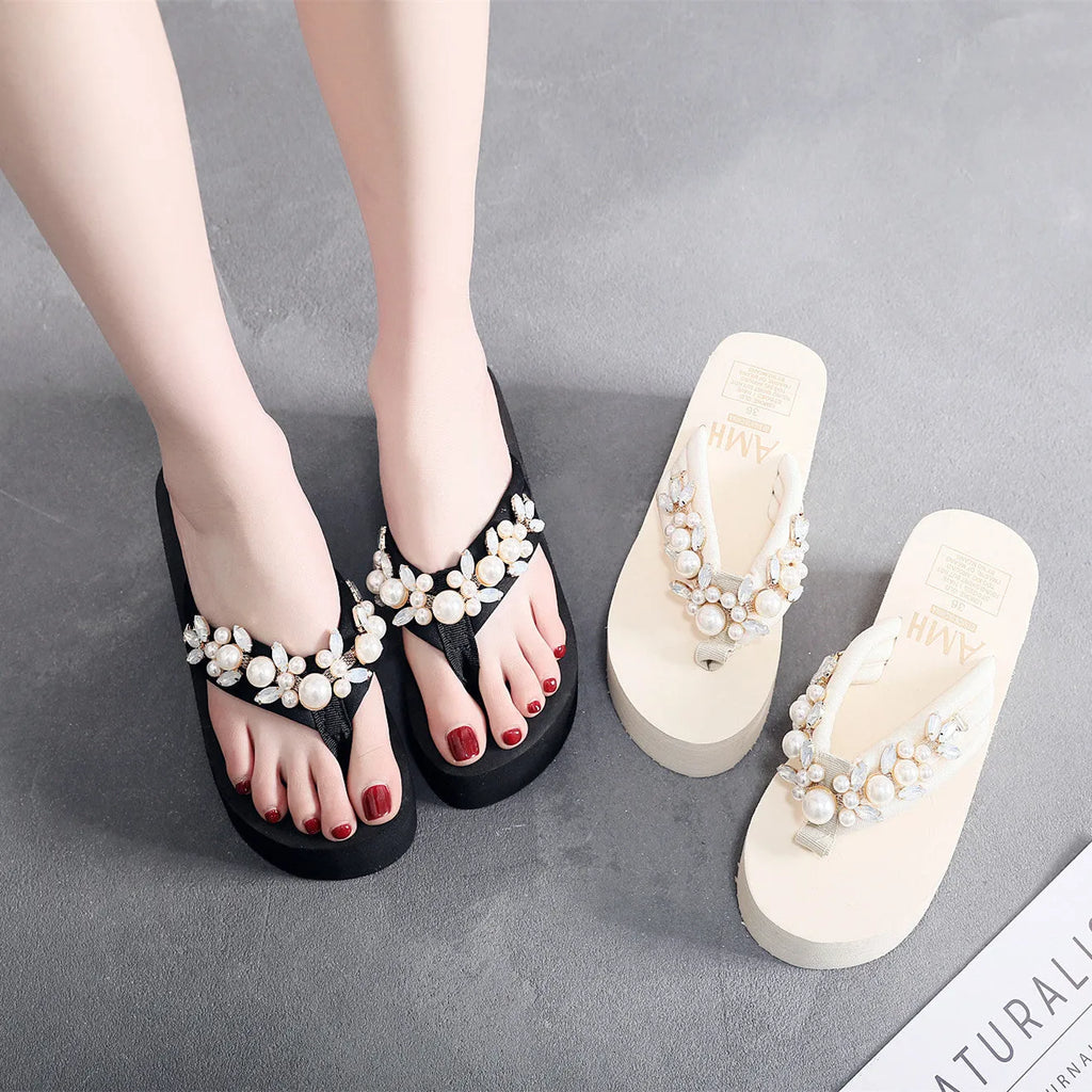 Women's high-heeled flip-flops with cotton cloth uppers in black and beige colours
