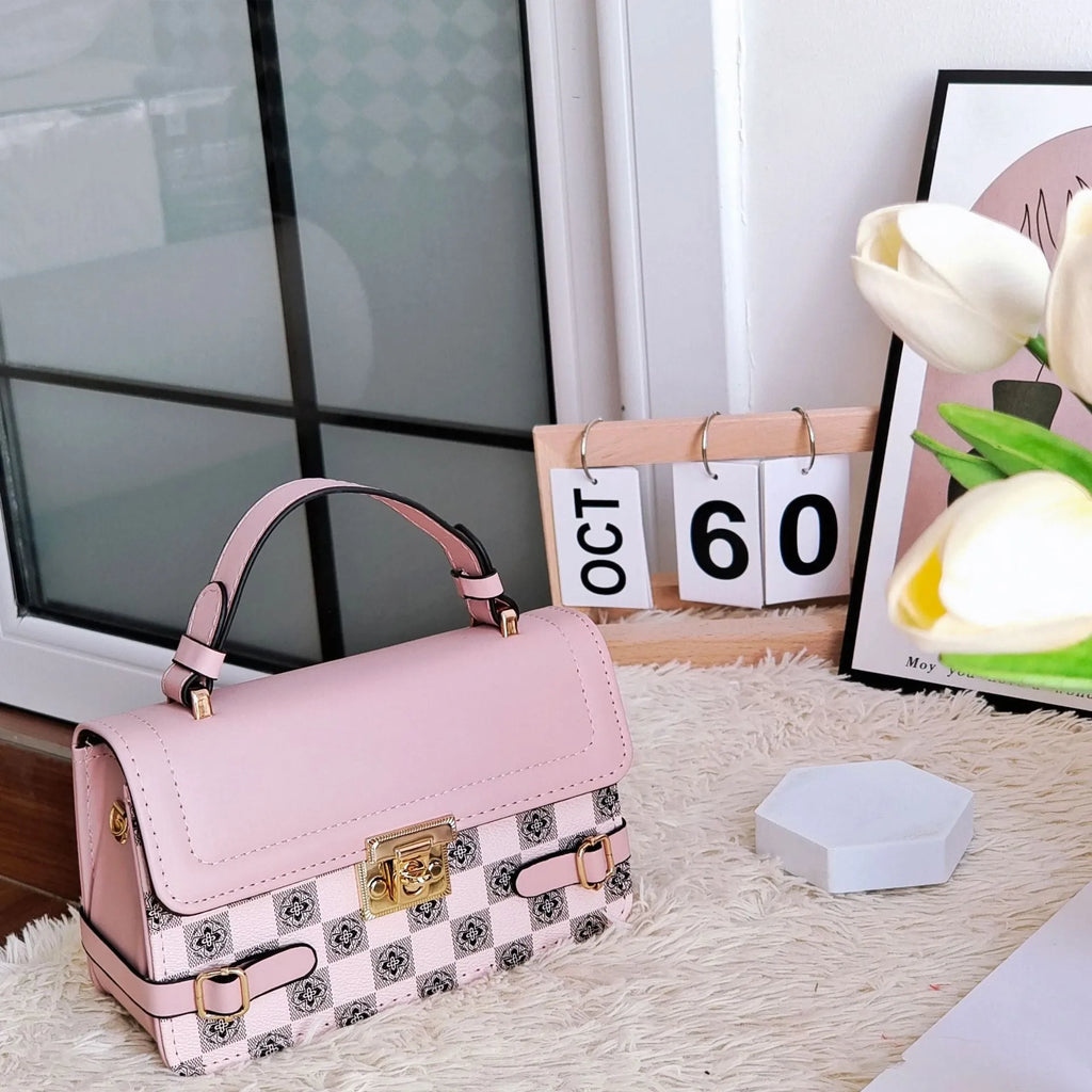 Retro small square pattern crossbody bag showing file bag interior and 19.5x7.5x12cm dimensions