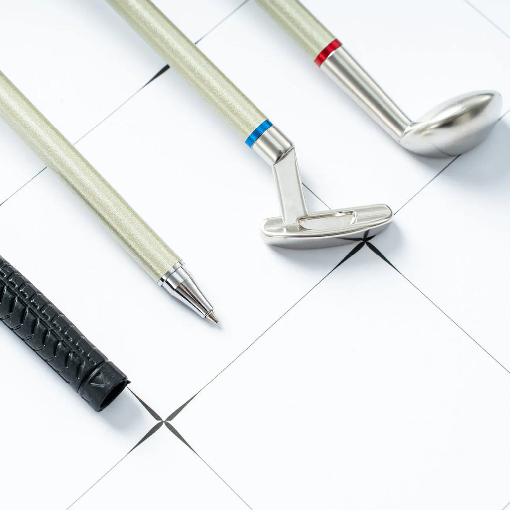 Three metal suit ballpoint pens with 0.7mm bullet-type refills measuring 18.5cm each