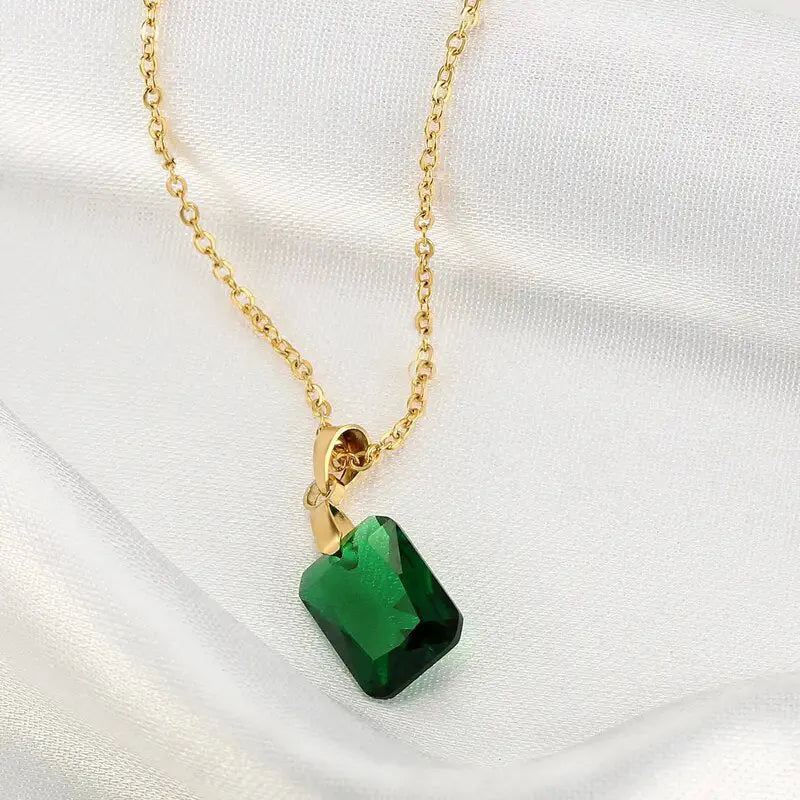 Copper geometric pendant necklace with rectangular quadrilateral design and O-ring chain in XL1006 Green colour