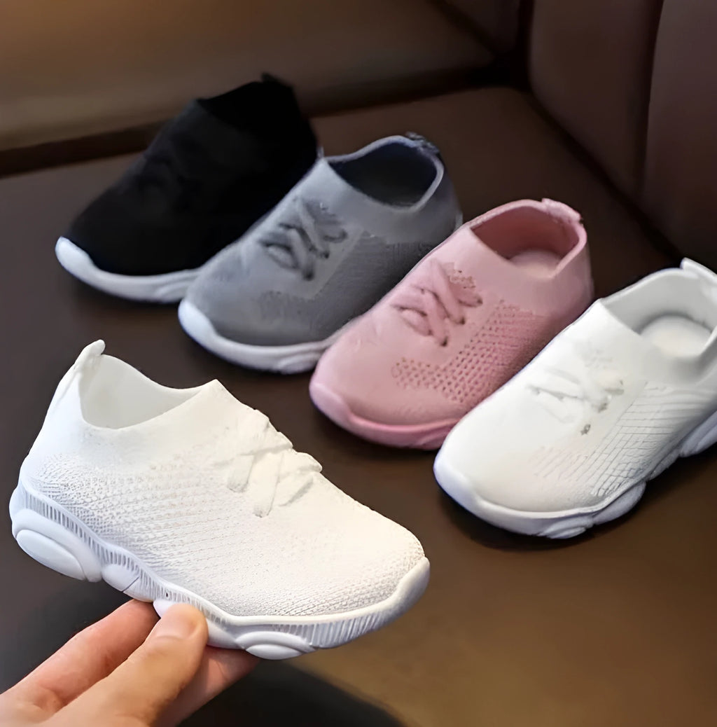 Children's one foot lazy slip-on shoes with fabric upper and non-slip rubber sole in four colour options
