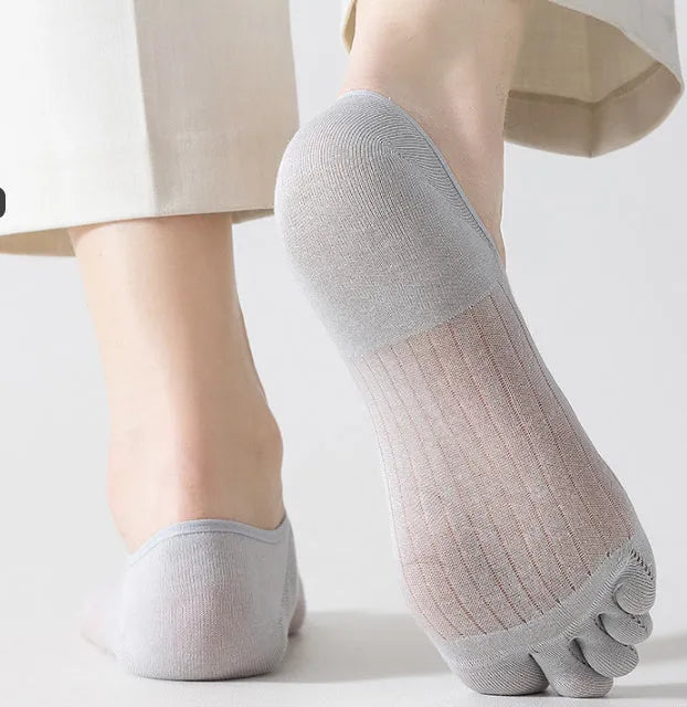 Modal cotton five-finger invisible boat socks showing toe separation and ultra-thin construction