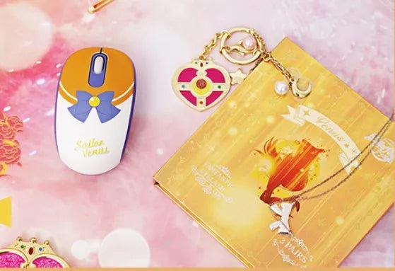 Pink Sailor Moon wireless mouse with cartoon artwork, dimensions 100×58×38mm