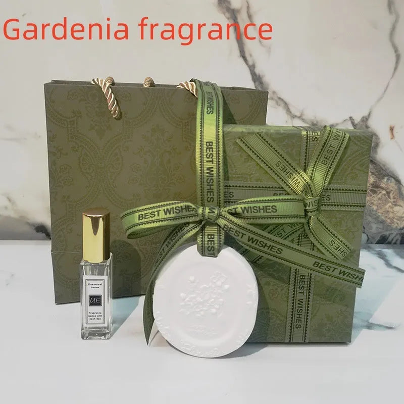 Car aromatherapy pendant and essential oil set in gift box with 10ml bottle and handbag