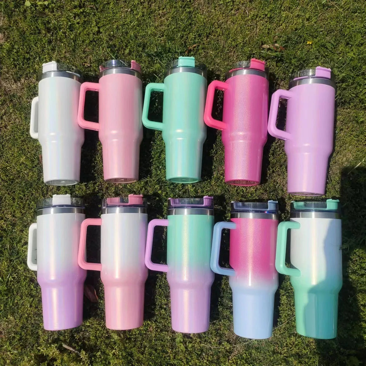 Large stainless steel vacuum insulation cup in gradient colour with 1.2-litre capacity and double-layer construction