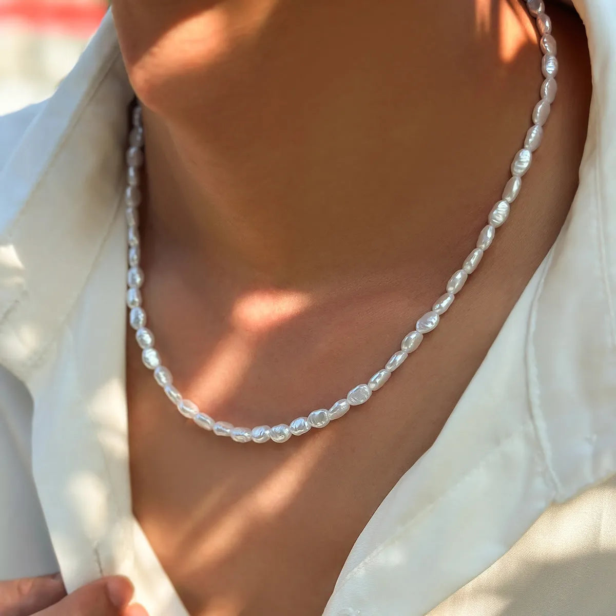 Men's white handmade U-shaped imitation pearl necklace with mother pearl shellfish pendant