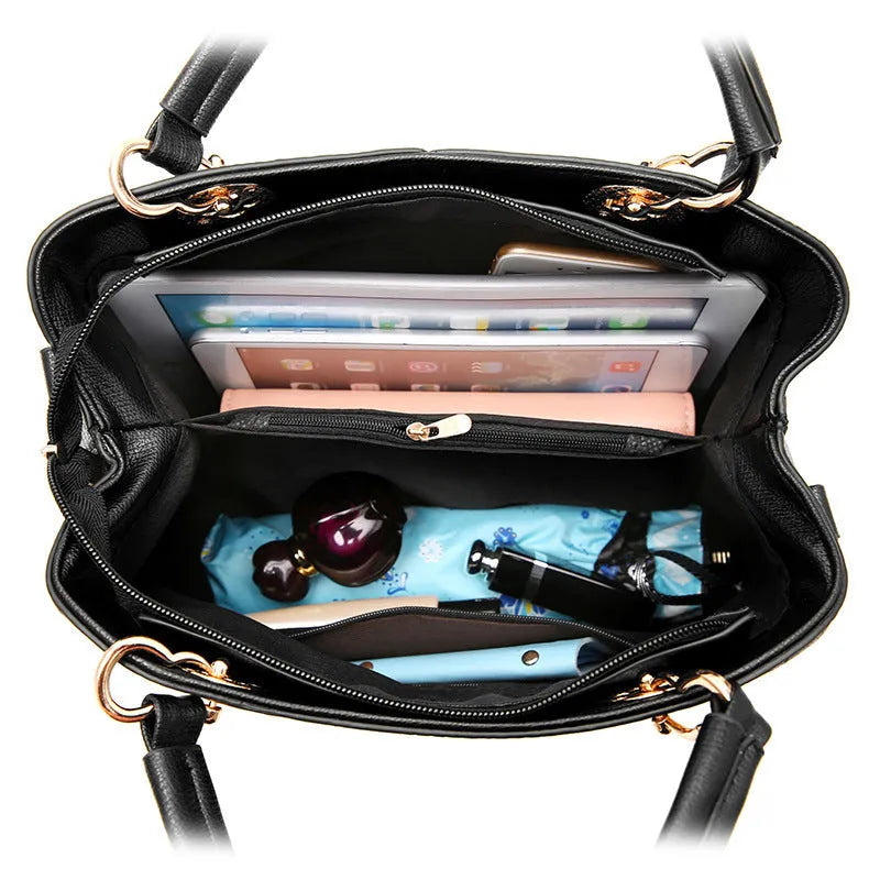 Retro fashion handbag in black with zipper opening, 30cm length, and 14cm adjustable strap on a model