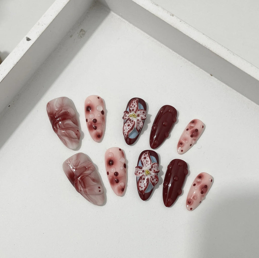 Hand-painted three-dimensional carved almond nail set with rose, tulip, shell patterns in sizes XS, S, M, L
