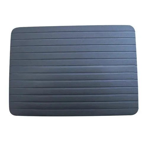 Black aluminium quick defrosting tray for thawing frozen food without electricity