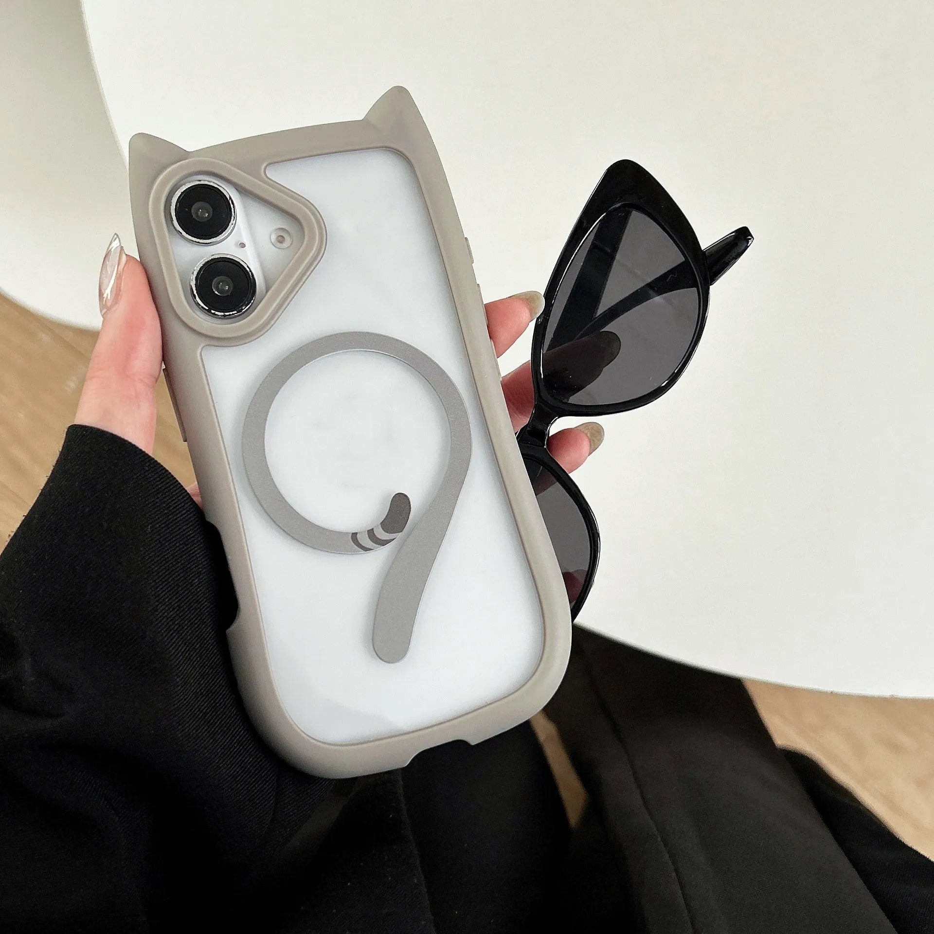 Transparent acrylic TPU phone case for iPhone 17 showing shockproof protection and magnetic suction features