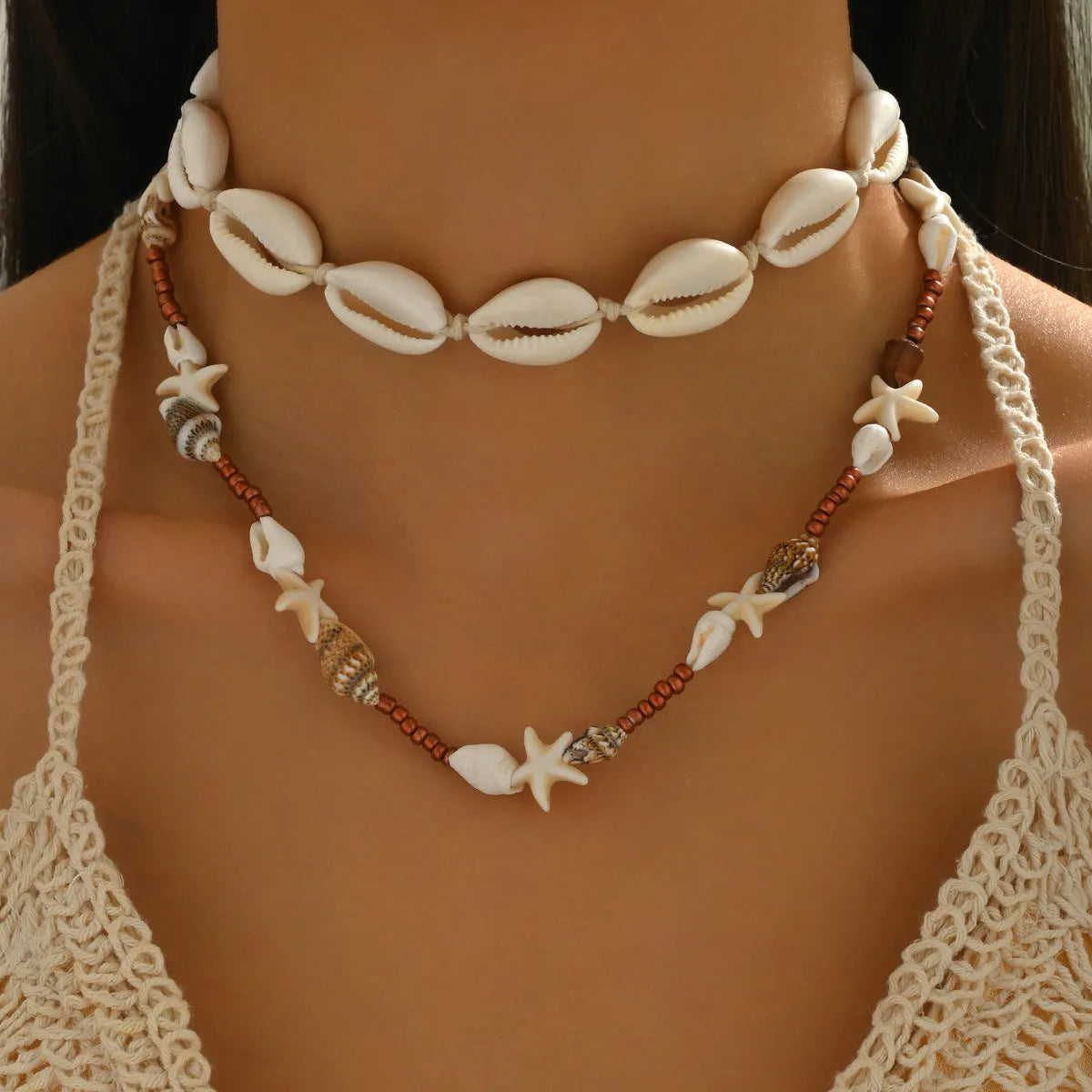 Women's geometric shell necklace on regular chain, natural colour X1900, bohemian style