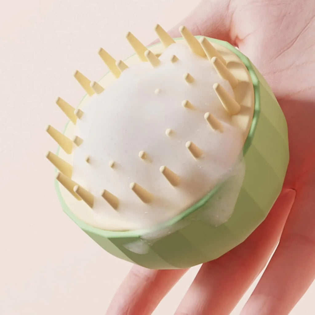 Green dog washing massage brush with drain holes, 95mm size, for pet baths
