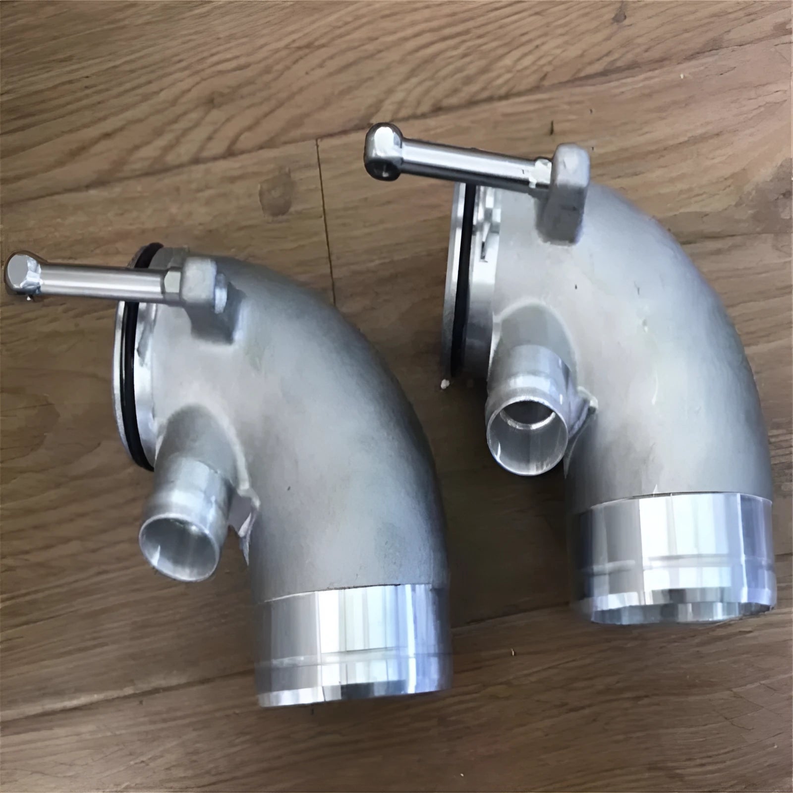 Black aluminium alloy 90-degree turbocharger inlet elbow pipe for modified car engines