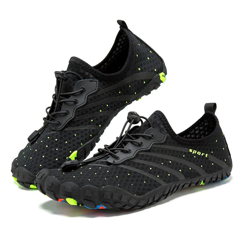 Low-top outdoor fitness shoes in army green with mesh fabric upper and rubber sole for beach wading.
