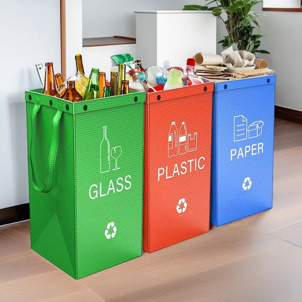 40-litre waterproof handbag with waste segregation compartments measuring 30x50x30cm in PP material