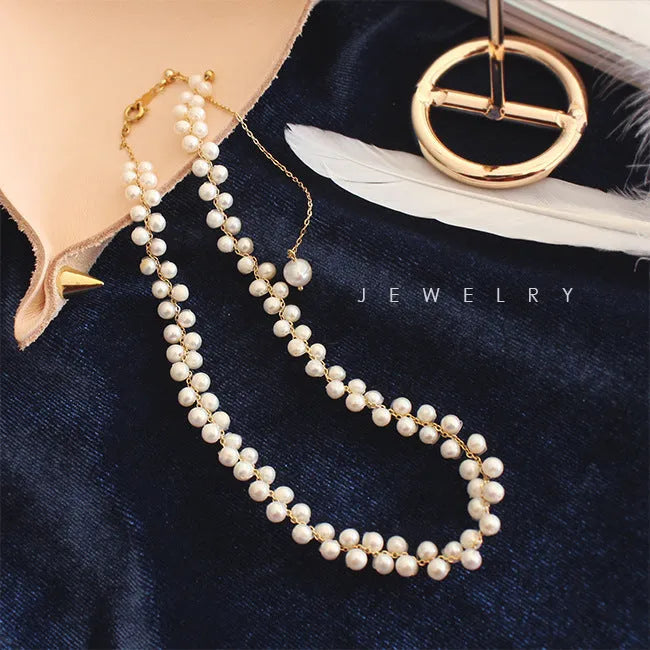 Hand-woven white pearl necklace with adjustable bean chain, 31-40cm circumference, 0.8cm wide.