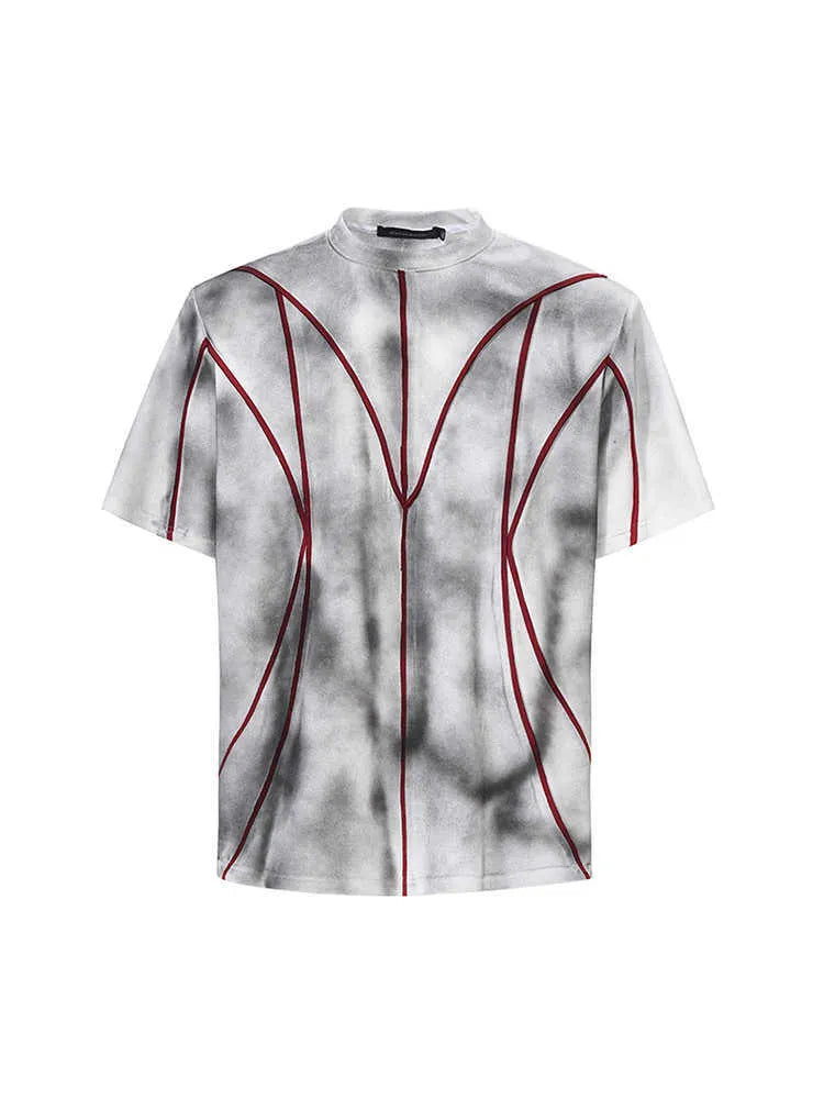 Padded shoulder short sleeve T-shirt with three-dimensional line patchwork design on round neck