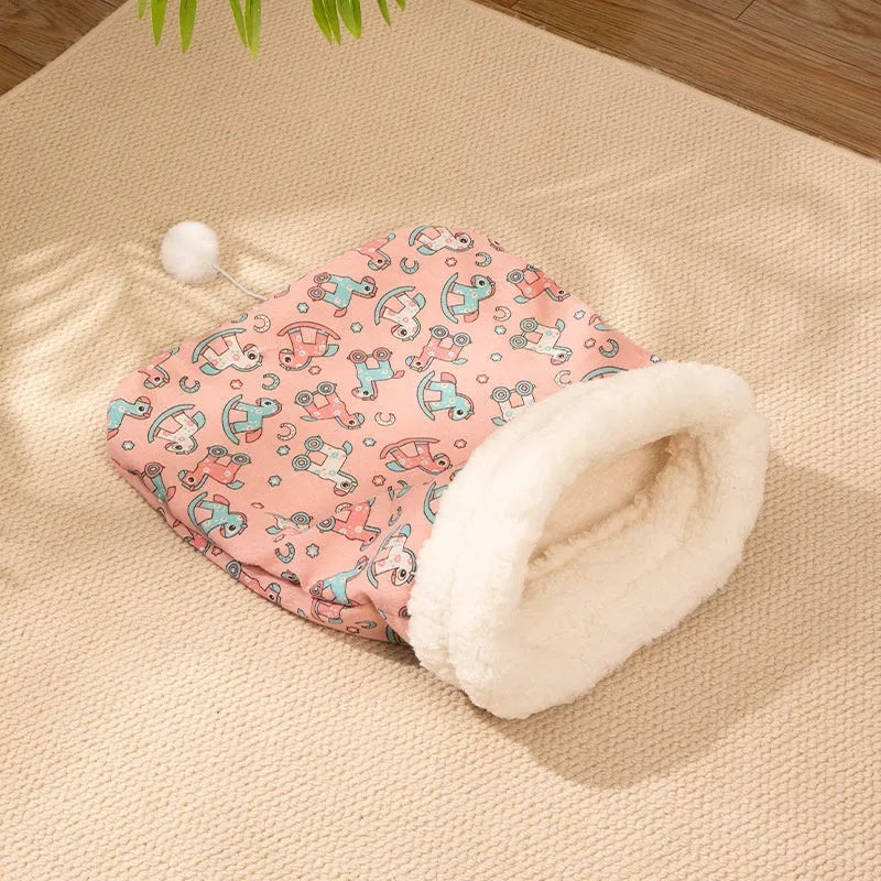 Flannel sleeping bag pet nest for cats measuring 50 by 40 centimetres in pink Trojan design