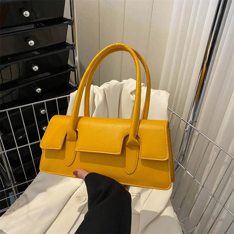 Women's retro square shoulder bag in PU leather with single strap and sandwich pocket exterior