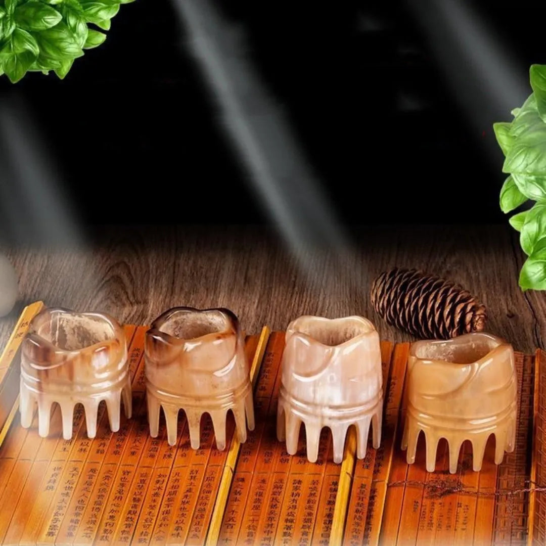 White buffalo horn comb with wide teeth and pointed tip for detangling and scalp massage, 18cm length.