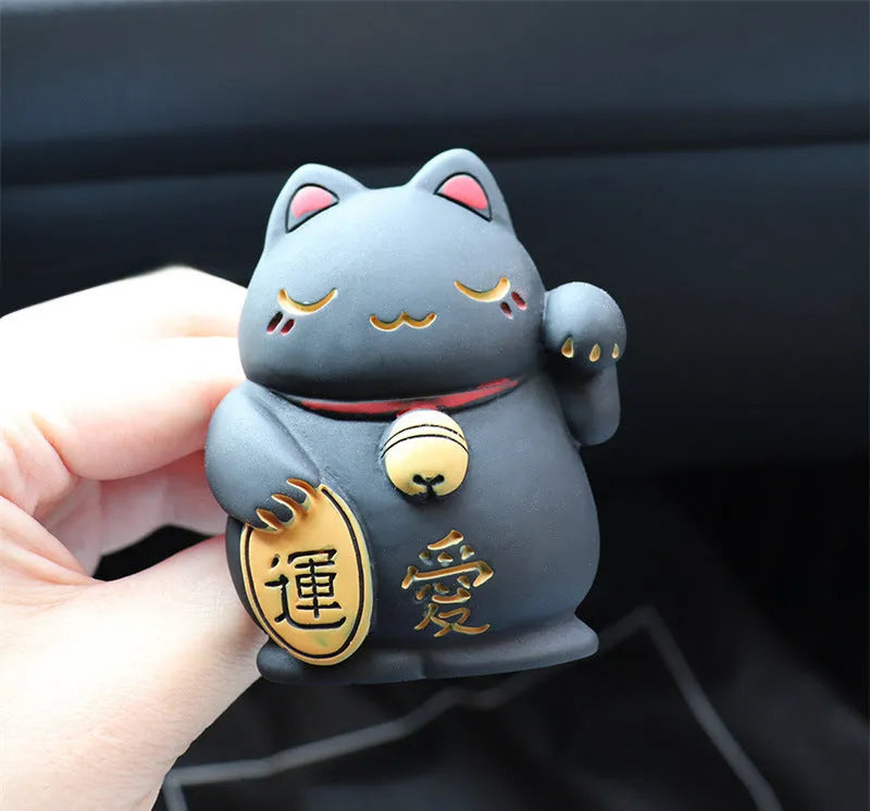 Black and white cat design resin car vent aromatherapy clip with cotton pads