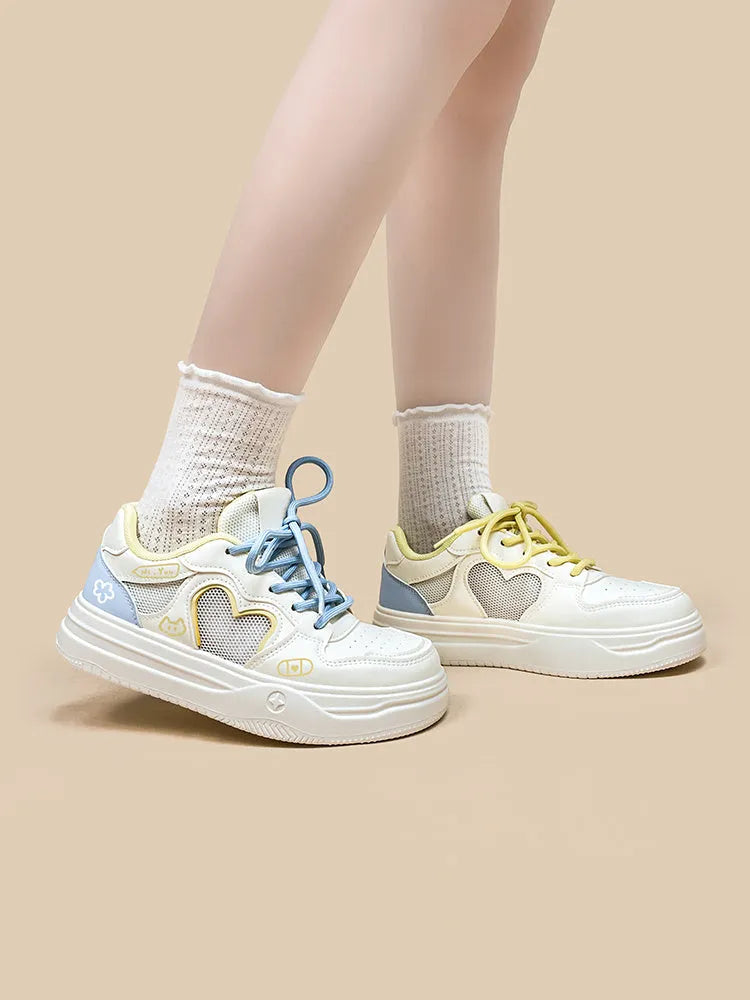 Summer mesh sneakers in Meow Rabbit Sea Salt Cheese colour with cross straps and rubber sole