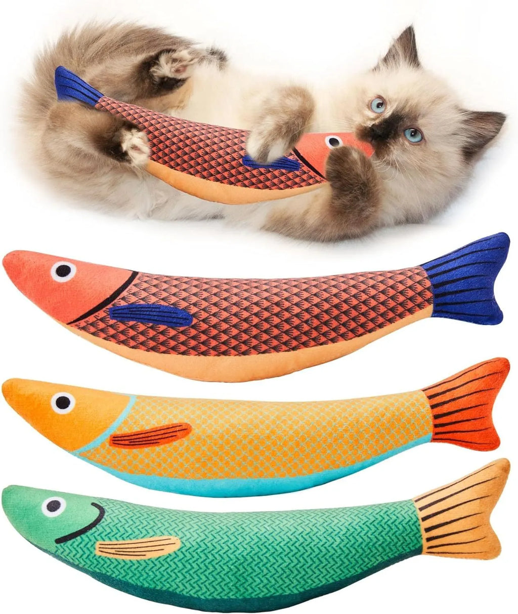 Green catnip-filled saury fish cat toy with crinkle sound, measuring 24 cm for indoor feline exercise