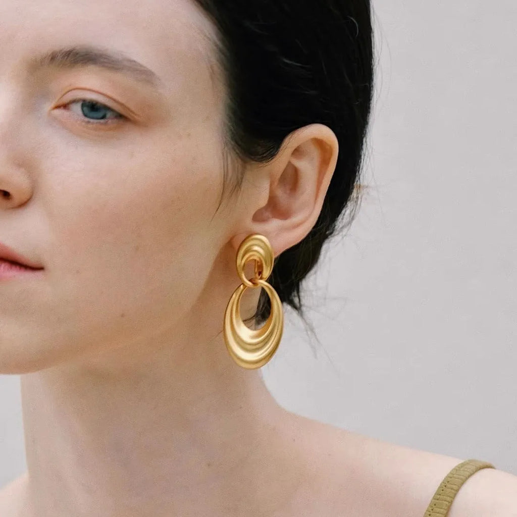 Plain gold double circle French retro earrings with copper U-shaped design and quicksand colour