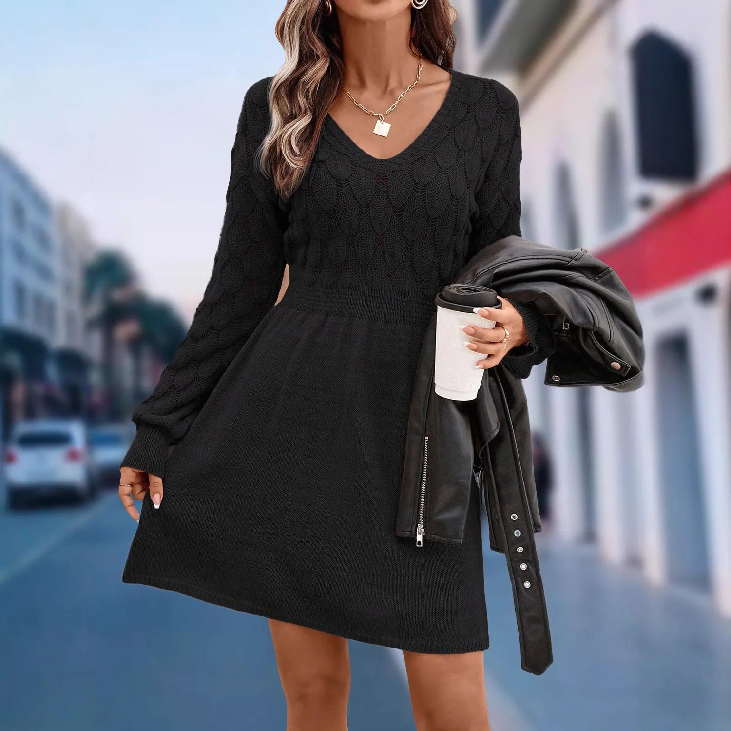 V-neck beach dress with long sleeves, high waist, and 3D pattern in acrylic fabric