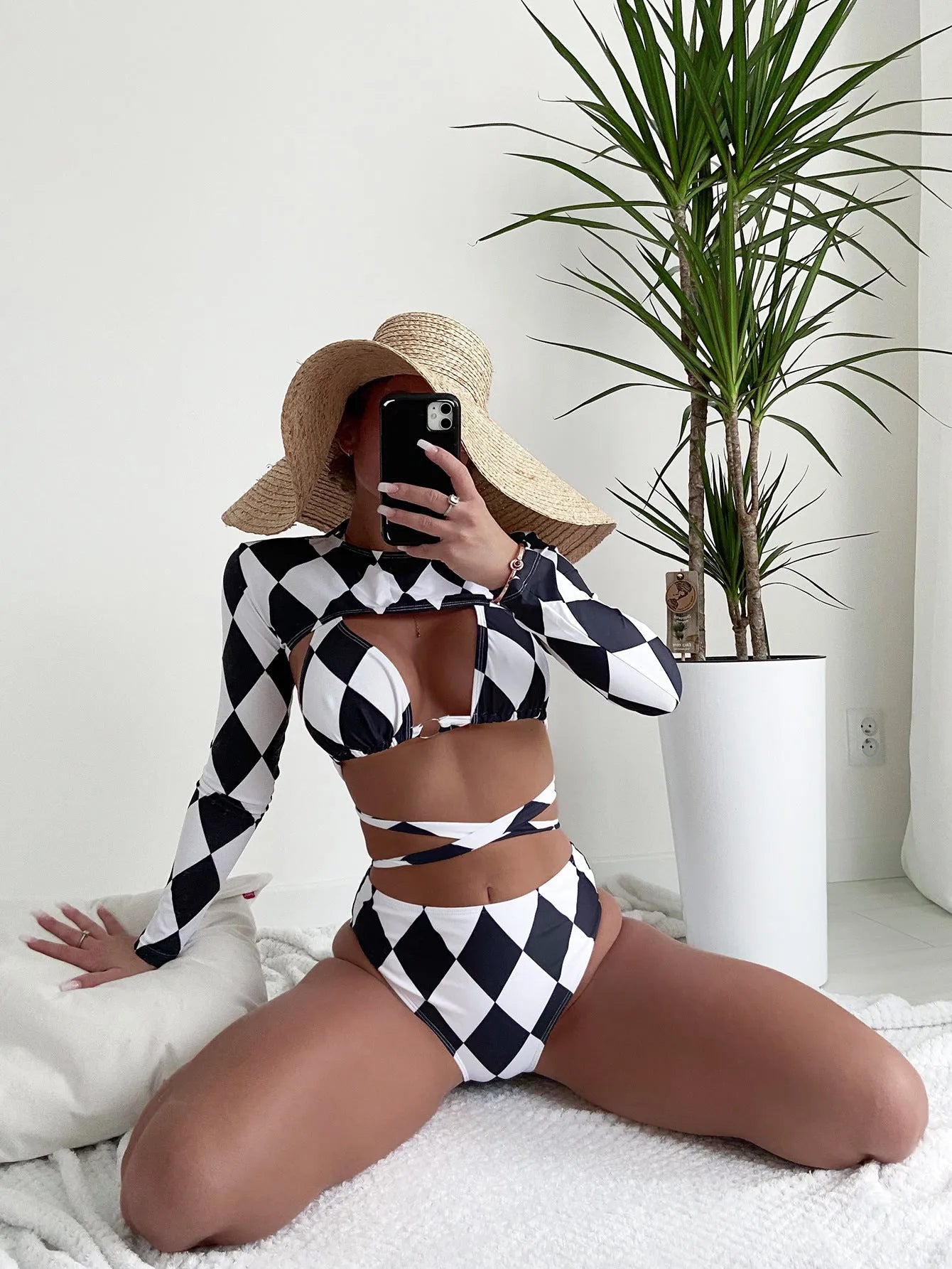 Ladies three-piece set long sleeve bikini with plaid pattern, polyester fabric, for swimming and wading activities