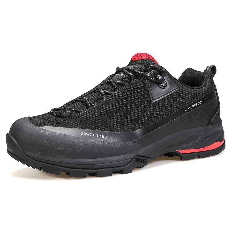 Low-top mountain climbing shoes in leather mesh with non-slip rubber outsole, available in multiple colours and sizes 36-46
