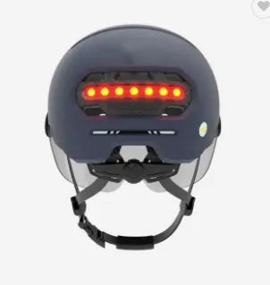 Cycling helmet with automatic LED brake light, PC and EPS construction, available in M and L sizes for 54-61cm head circumferences