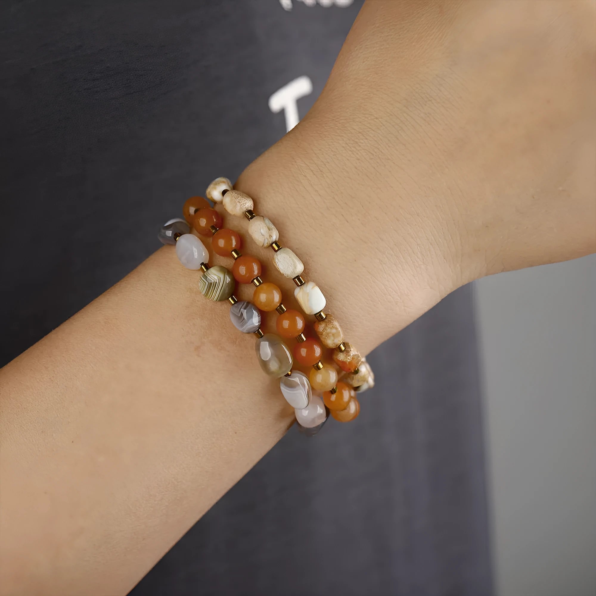 Hand-woven Persian Gulf agate multi-layer bracelet with geometric texture in colour 3790