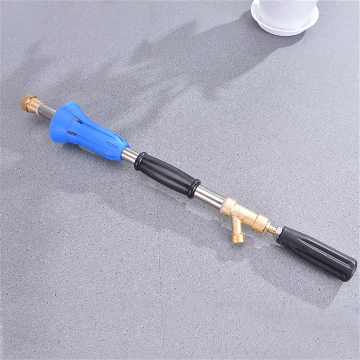 Adjustable high-pressure spray gun for agricultural pesticide spraying with submachine gun style and plastic body