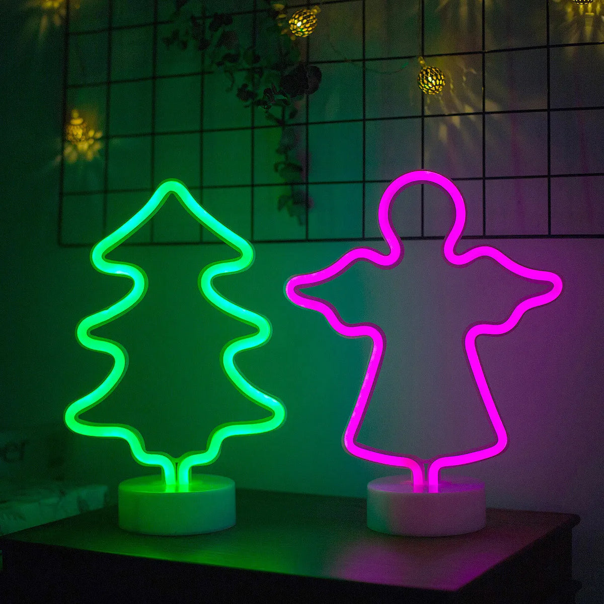 Green plastic pineapple LED modelling lamp, 25.5cm high, 23.5cm wide, 2.8cm thick, battery operated decorative night light.