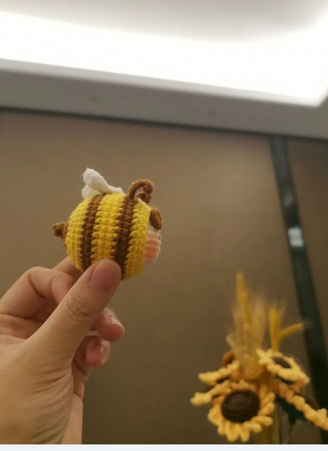 Handmade crocheted bee colony toy accessories for wool dolls with plush material