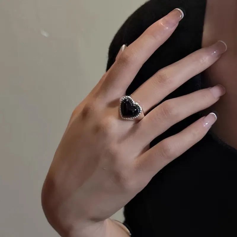 Adjustable S925 sterling silver ring with black agate centrepiece and electroplated finish
