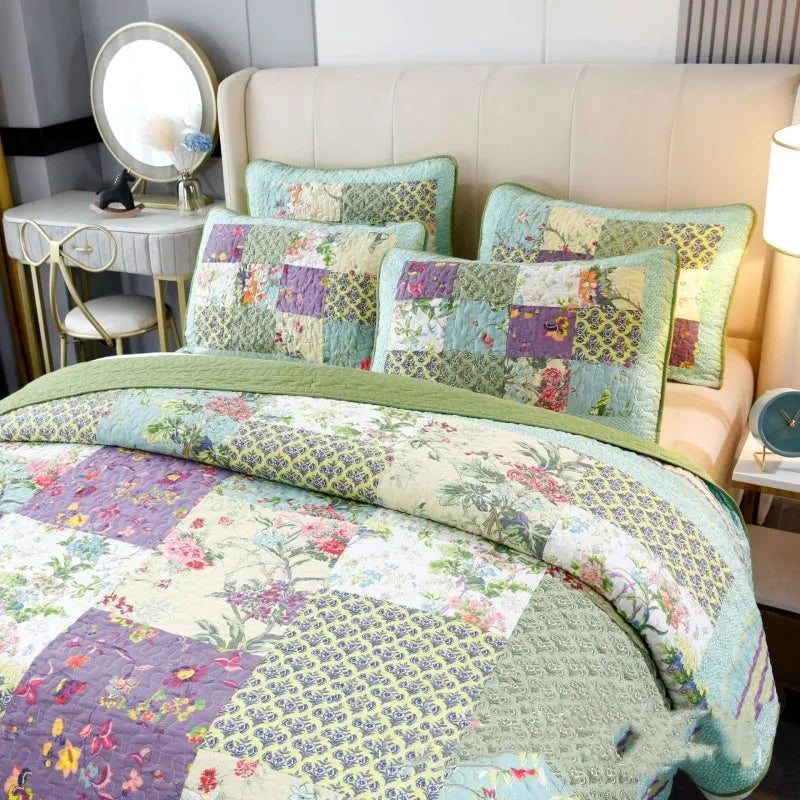 Pure cotton three-piece bedding set with quilted flower splicing pattern, bedspread-style, for 2.0m bed.
