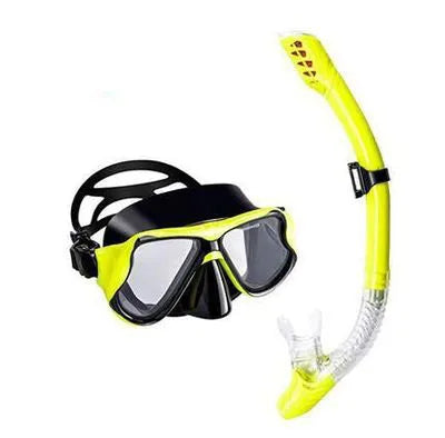 Black diving goggles with anti-fog lens, PC frame, and adjustable silicone strap for underwater use