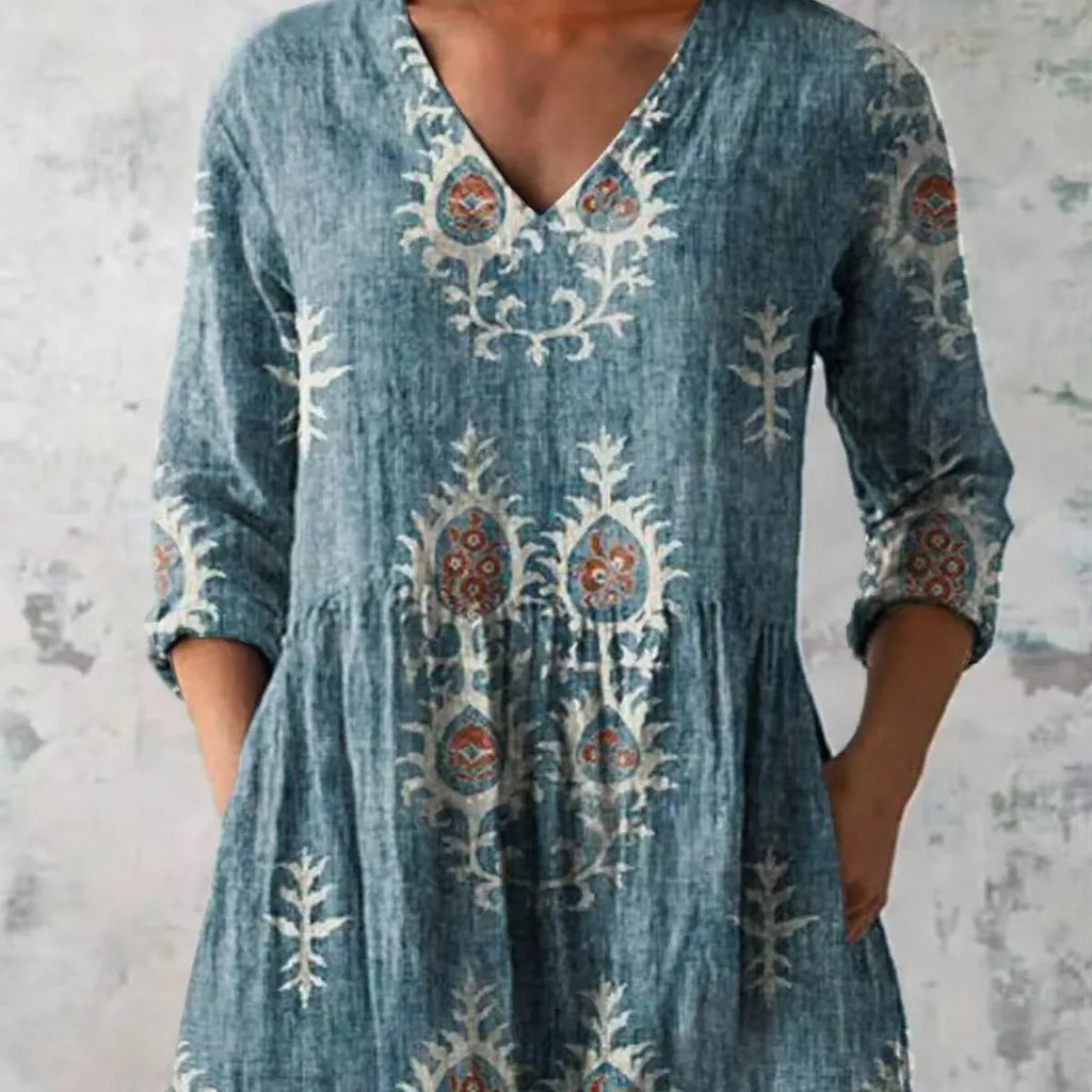 Printed women's wave loose dress with 3/4 sleeves and wide waist design in polyester fabric