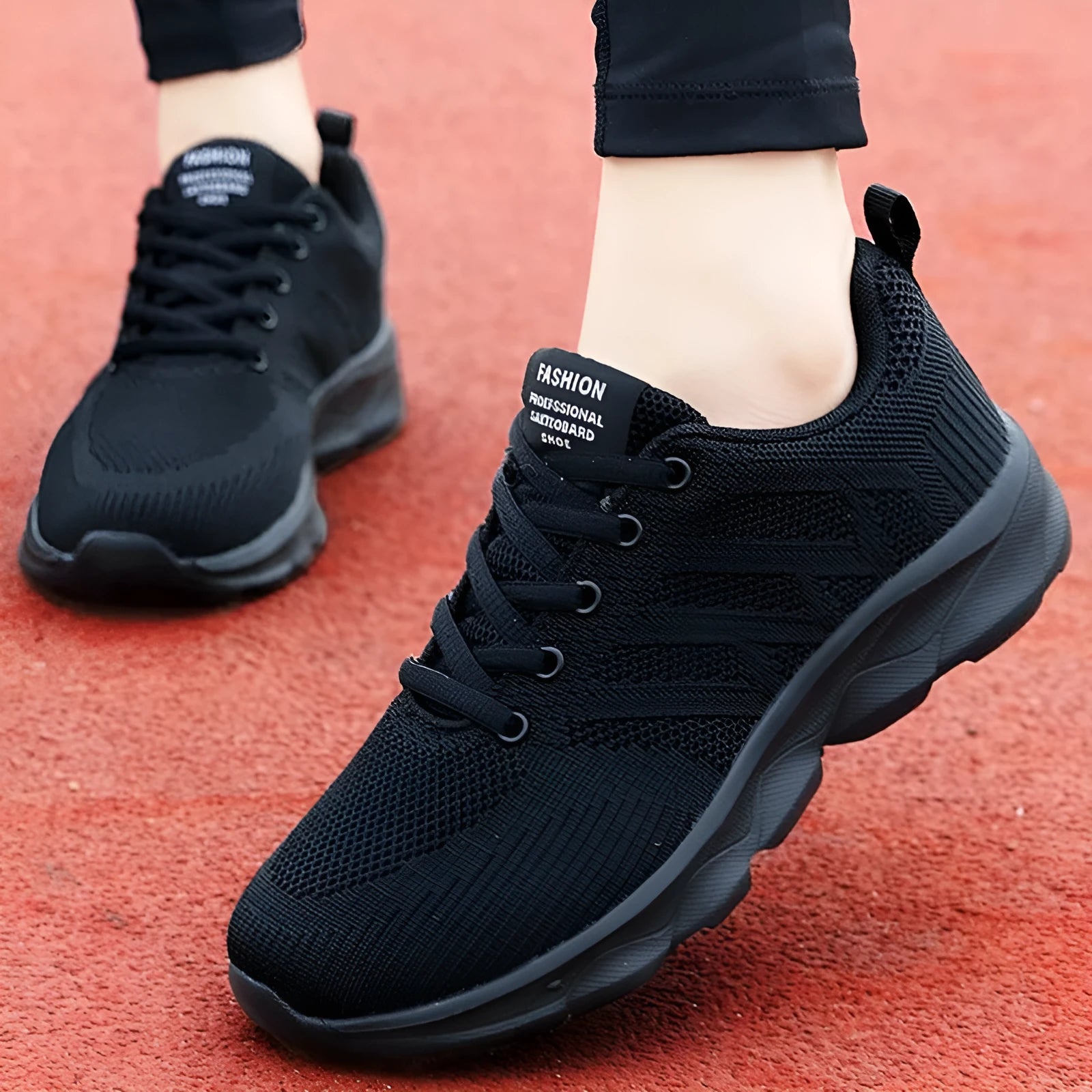 Women's white breathable mesh leisure shoes with lace-up front and round toe