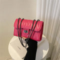 Retro textured diamond small bag in horizontal square shape measuring 21x14x7 cm with slit pocket and sewing line details