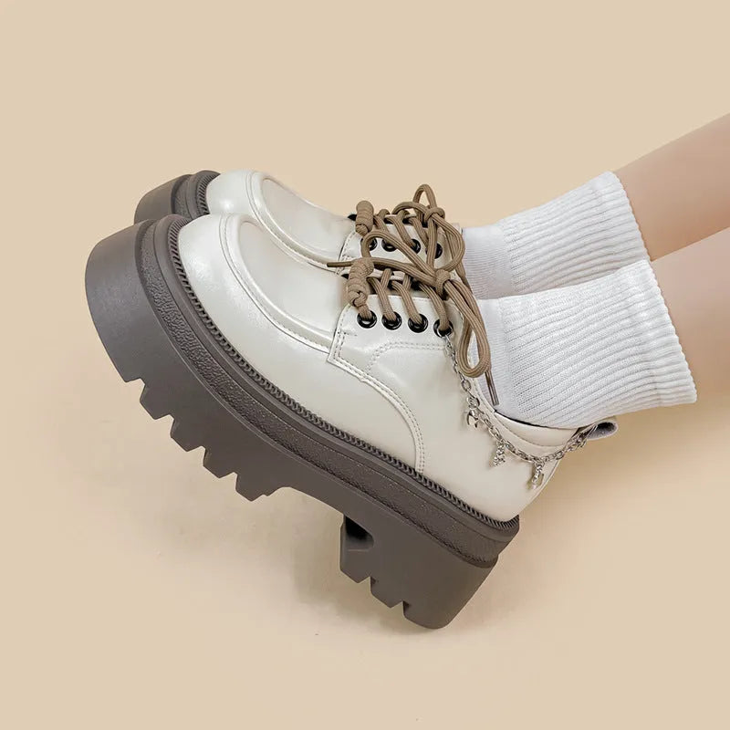 White platform leather shoes with 6-8cm chunky heel, round toe, and front lace-up design in XINGX bear colour