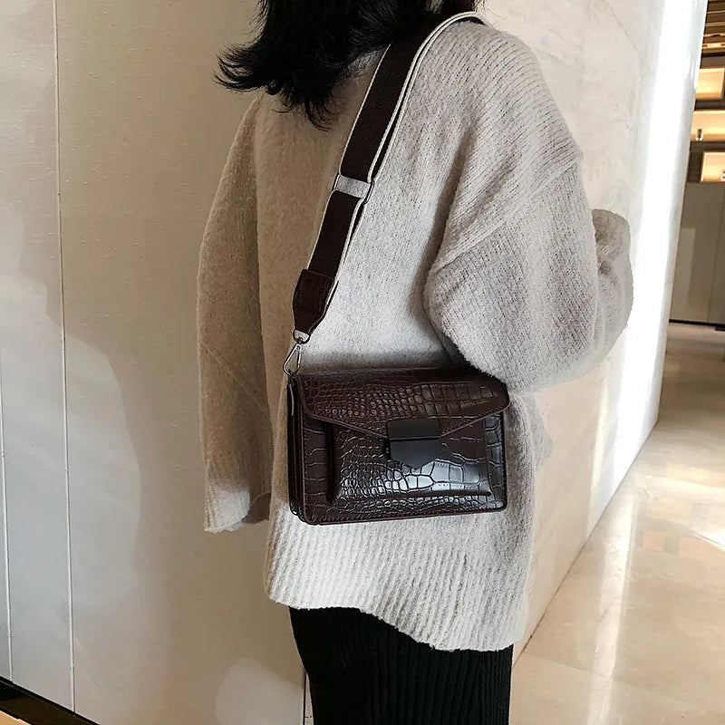 Vintage crossbody bag showing 20cm width, PU fabric texture, and adjustable strap