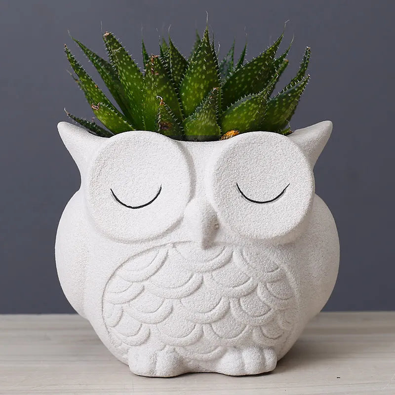 Handmade ceramic succulent pot with frosted owl design measuring 11×9×9cm