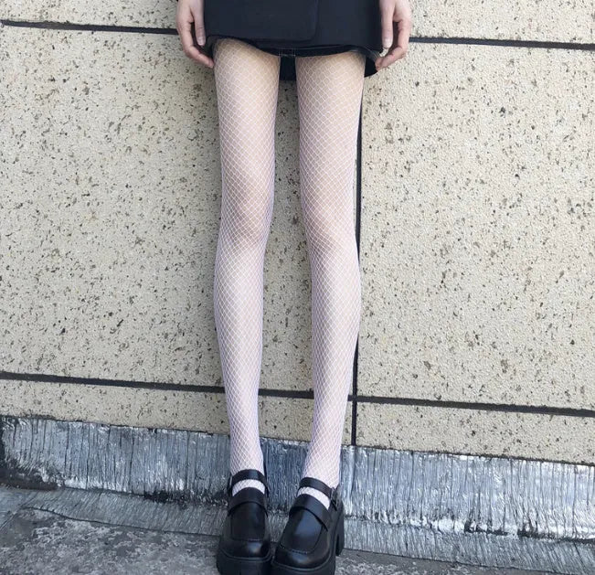 Women's mesh stockings in large, medium, and small net patterns, anti-hook design, free size 80-160 cm, colours include black and white.