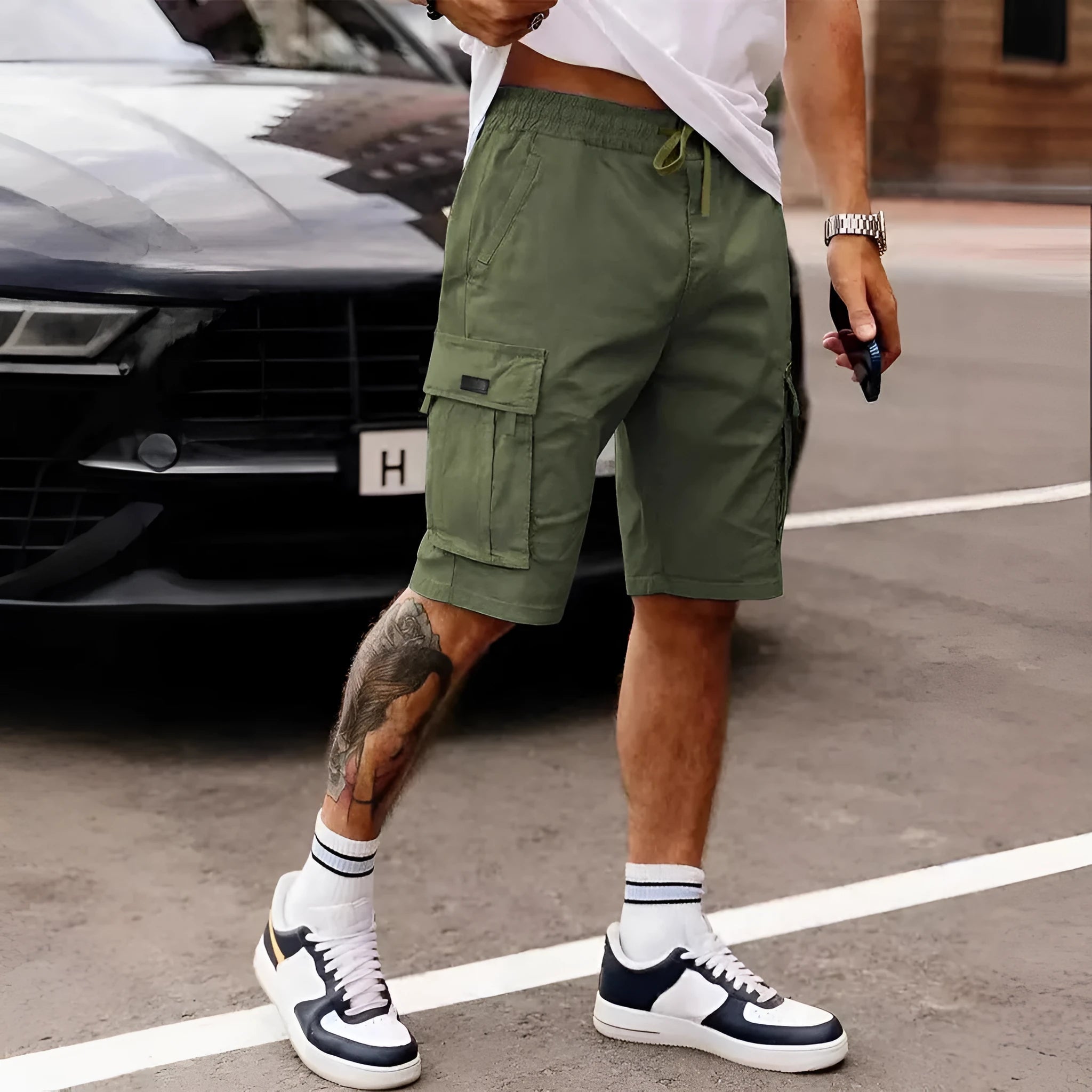 Men's loose fit cropped workwear shorts in four colours with straight leg design